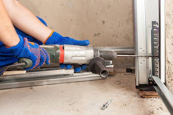 Quick Fixes for Stuck or Jammed Garage Doors